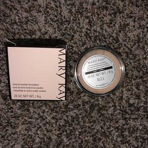 MK ivory 1 mineral powder foundation